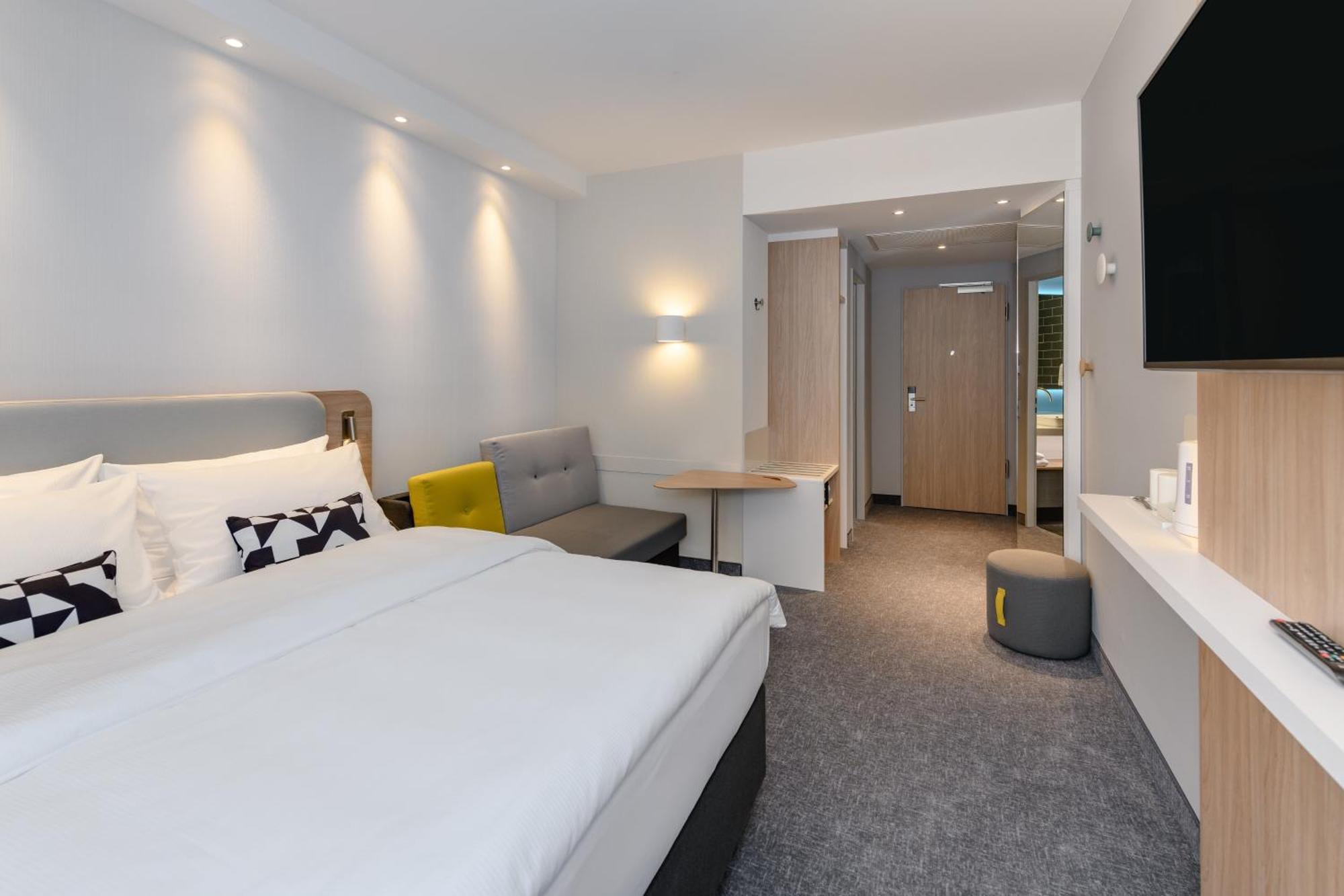 Holiday Inn Express Goettingen By Ihg Экстерьер фото