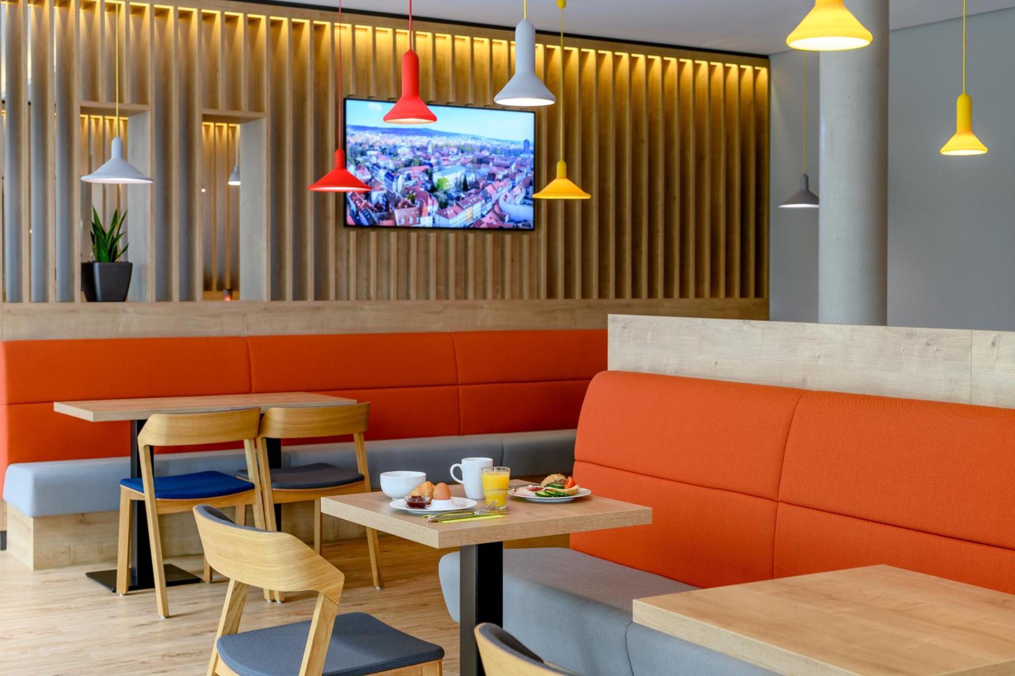Holiday Inn Express Goettingen By Ihg Экстерьер фото